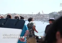 欧宝足球官网-里尔训练开放日，赛后更衣室发声引欢呼，欧联在即，资深球员宣示担当