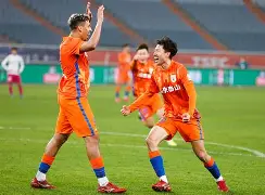 欧宝体育官网登录-赛地聚焦：意甲清晨热度飙升，阿森纳刷新队史纪录，悬念犹存，团队化学反应显著